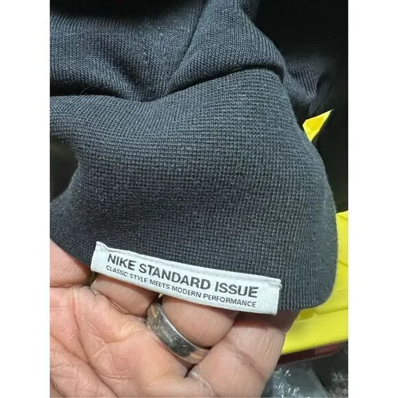 Nike Women's Dri-FIT Swoosh Fly Issue Pullover Basketball Hoodie in black XSmall - Picture 6 of 6